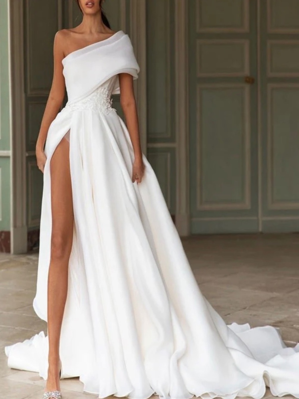 Unworn Dream Wedding Dress- Slit Front, Bow Back, Lace Appliques